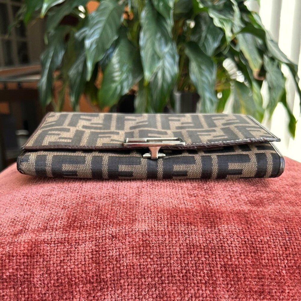 FENDI Zucca Large Clutch Wallet Tobacco Black - Picture 7 of 11
